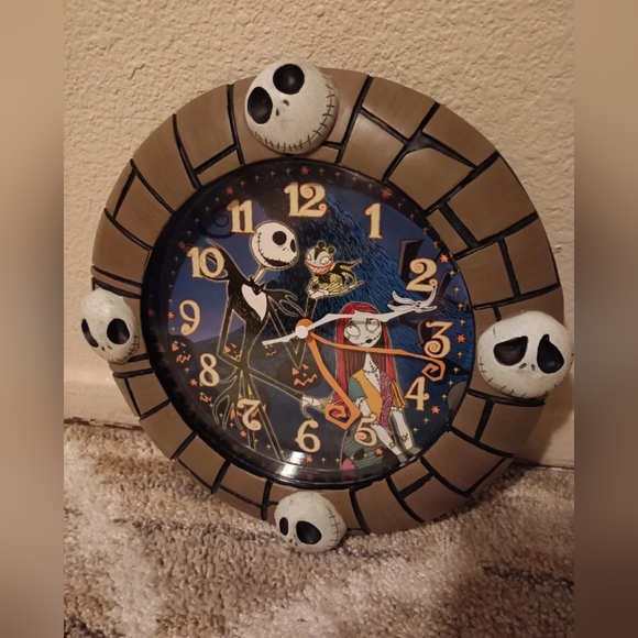 Nightmare before Christmas clock - Picture 1 of 2